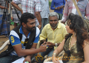 Padam Pesum Movie Onlocation Stills  photo 27