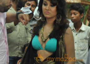 Padam Pesum Movie Onlocation Stills  photo 37