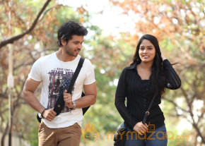 Pani Vizhum Malar Vanam Movie Stills 