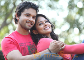 Pani Vizhum Malar Vanam Movie Stills  photo 23