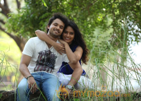 Pani Vizhum Malar Vanam Movie Stills  photo 26
