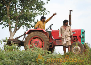 Pannaiyarum Padminiyum Movie Stills  photo 19