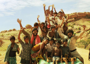 Pannaiyarum Padminiyum Movie Stills  photo 20