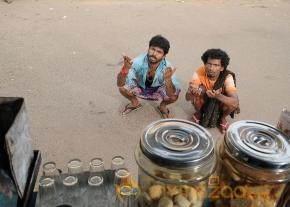 Pongadi Neengalum Unga Kadhalum Movie Stills  photo 17