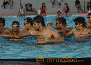 Ponmaalai Pozhudhu Movie Stills  photo 47
