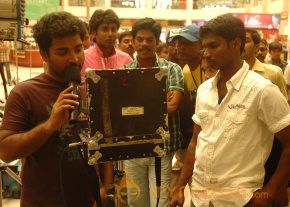 Ponmaalai Pozhudhu Movie Stills  photo 19