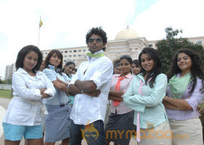 Ponmaalai Pozhudhu Movie Stills  photo 43