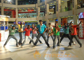 Ponmaalai Pozhudhu Movie Stills  photo 23