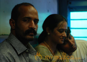 Ponmaalai Pozhudhu Movie Stills  photo 27