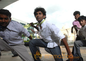 Ponmaalai Pozhudhu Movie Stills  photo 83