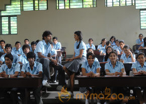 Ponmaalai Pozhudhu Movie Stills  photo 15