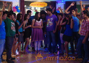Ponmaalai Pozhudhu Movie Stills  photo 2