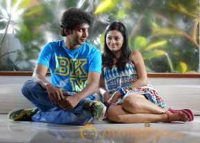 Ponmaalai Pozhudhu Movie Stills  photo 30