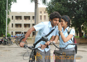 Ponmaalai Pozhudhu Movie Stills  photo 46