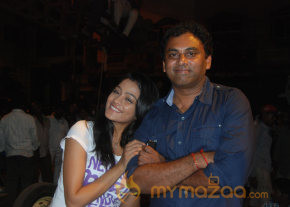 Ponmaalai Pozhudhu Movie Stills 
