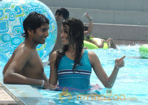 Ponmaalai Pozhudhu Movie Stills  photo 57