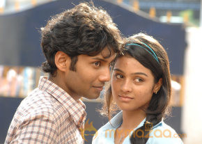Ponmaalai Pozhudhu Movie Stills  photo 50
