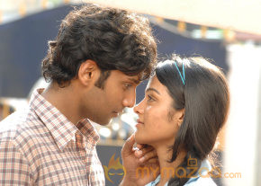 Ponmaalai Pozhudhu Movie Stills  photo 9