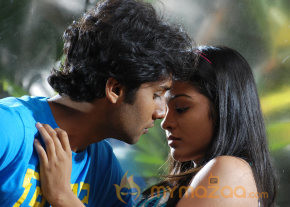 Ponmaalai Pozhudhu Movie Stills  photo 72