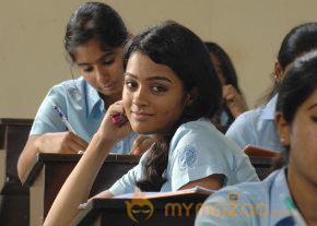 Ponmaalai Pozhudhu Movie Stills  photo 58