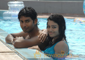 Ponmaalai Pozhudhu Movie Stills  photo 28