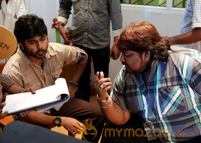 Priyamudan Priya Movie Onlocation Stills  photo 17