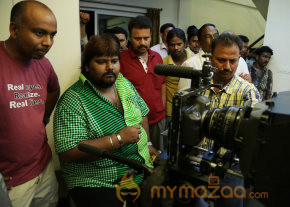 Priyamudan Priya Movie Onlocation Stills  photo 37