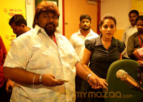 Priyamudan Priya Movie Onlocation Stills  photo 29