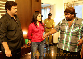 Priyamudan Priya Movie Onlocation Stills  photo 25