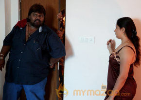 Priyamudan Priya Movie Onlocation Stills  photo 15