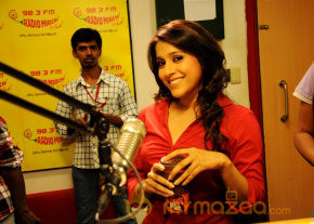Priyamudan Priya Movie Onlocation Stills  photo 32