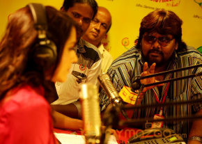 Priyamudan Priya Movie Onlocation Stills  photo 58