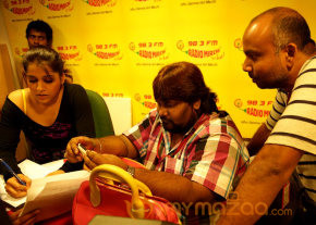 Priyamudan Priya Movie Onlocation Stills  photo 62