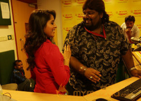 Priyamudan Priya Movie Onlocation Stills  photo 44