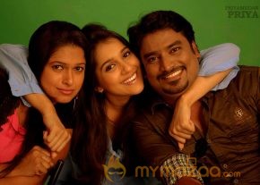 Priyamudan Priya Movie Stills  photo 27