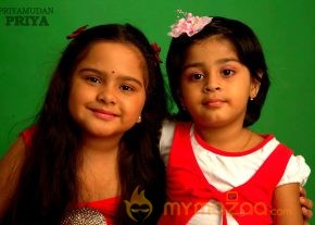 Priyamudan Priya Movie Stills  photo 12