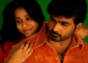 Priyamudan Priya Movie Stills  photo 30