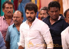 Pugazh Tamil Latest Movie Stills photo 11