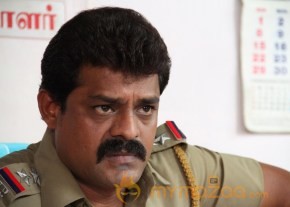 Sivappu Kollywood Movie New Stills photo 25