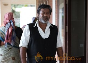 Sivappu Kollywood Movie New Stills photo 33
