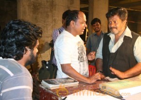 Sivappu Kollywood Movie New Stills photo 15