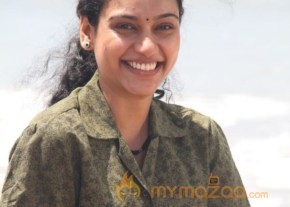 Sivappu Kollywood Movie New Stills photo 45
