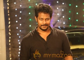 Tamil movie Kanna Pinna new stills at shotting spot photo 27