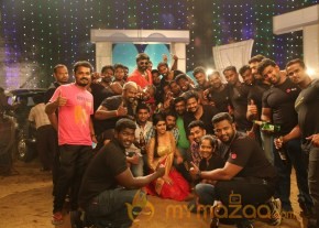 Tamil movie Kanna Pinna new stills at shotting spot photo 14