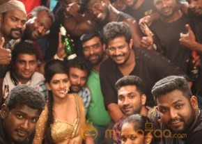 Tamil movie Kanna Pinna new stills at shotting spot photo 32