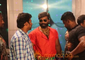 Tamil movie Kanna Pinna new stills at shotting spot photo 33