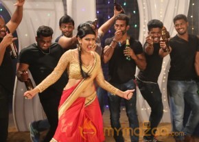 Tamil movie Kanna Pinna new stills at shotting spot photo 24