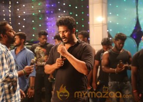 Tamil movie Kanna Pinna new stills at shotting spot photo 6