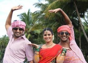 Tamil Movie Madha Gaja Raja Latest Stills photo 8