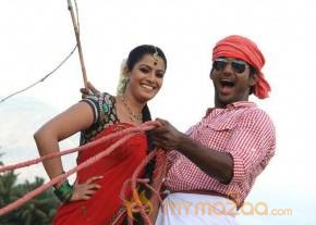 Tamil Movie Madha Gaja Raja Latest Stills photo 16